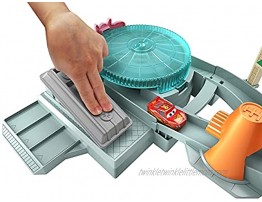 Disney Pixar Cars Mini Racers Radiator Springs Spin Out Playset with Pitty and Exclusive Lightning McQueen Vehicle Interactive Water Play Toy for Kids Age 4 Years and Older